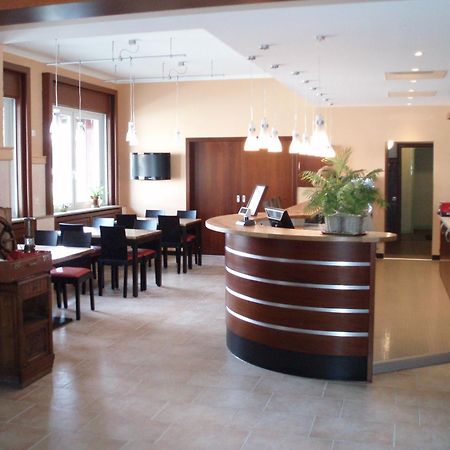 Hotel La Table Alsacienne Farébersviller Exterior foto